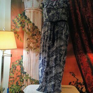 EUC: Susan Lawrence Sze. 2X Black & White Maxi Dress